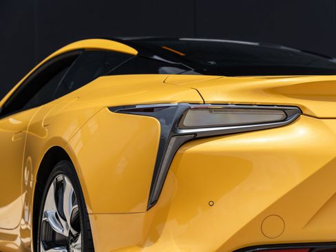 Used 2020 Lexus LC 500 Coupe w/ Performance Package RWD image 13