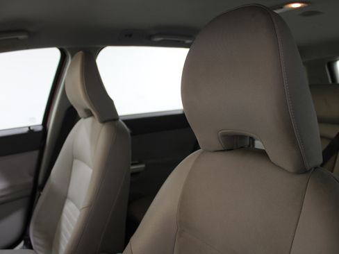 Used 2011 Volvo V50 T5 image 4