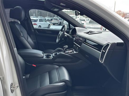 Used 2021 Porsche Cayenne Coupe image 10