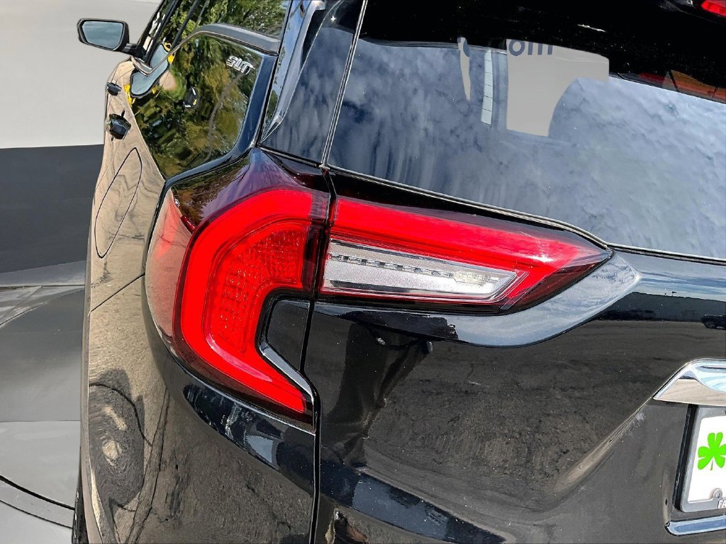 Used 2024 GMC Terrain SLT AWD/4WD image 26