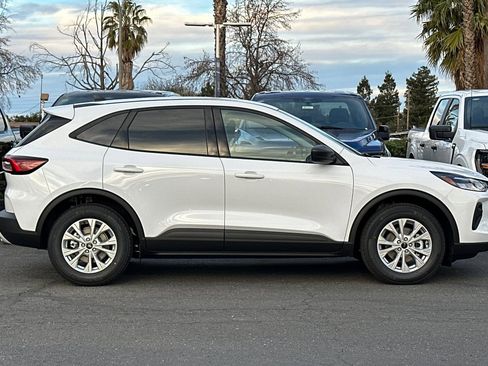 Used 2025 Ford Escape Active image 4