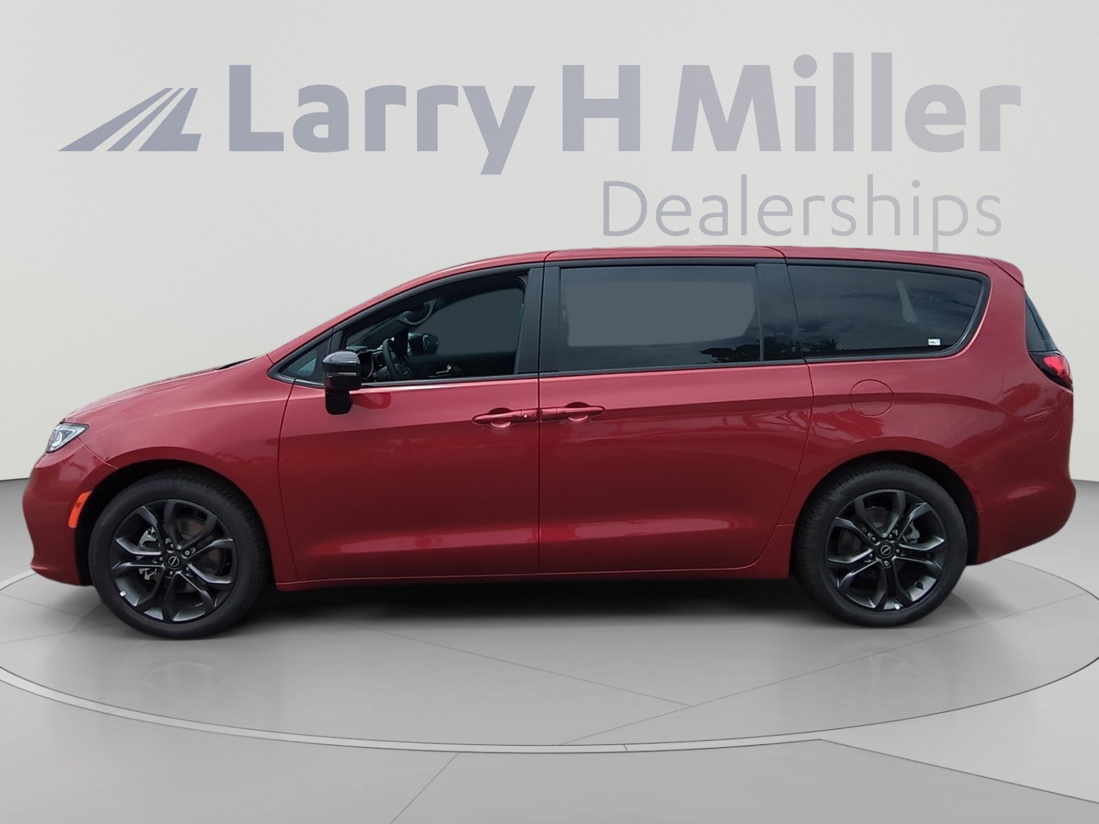 New 2026 Chrysler Pacifica Select FWD image 2