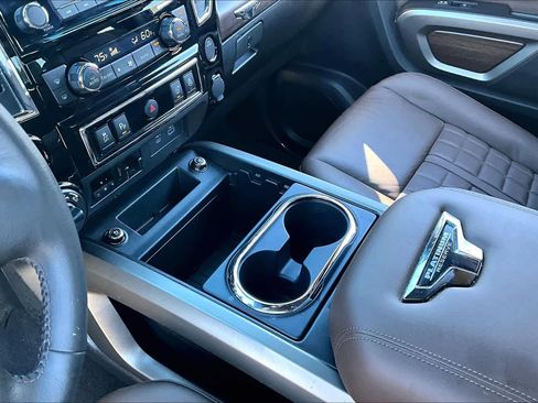 Certified 2023 Nissan Titan Platinum Reserve w/ Moonroof Package image 15