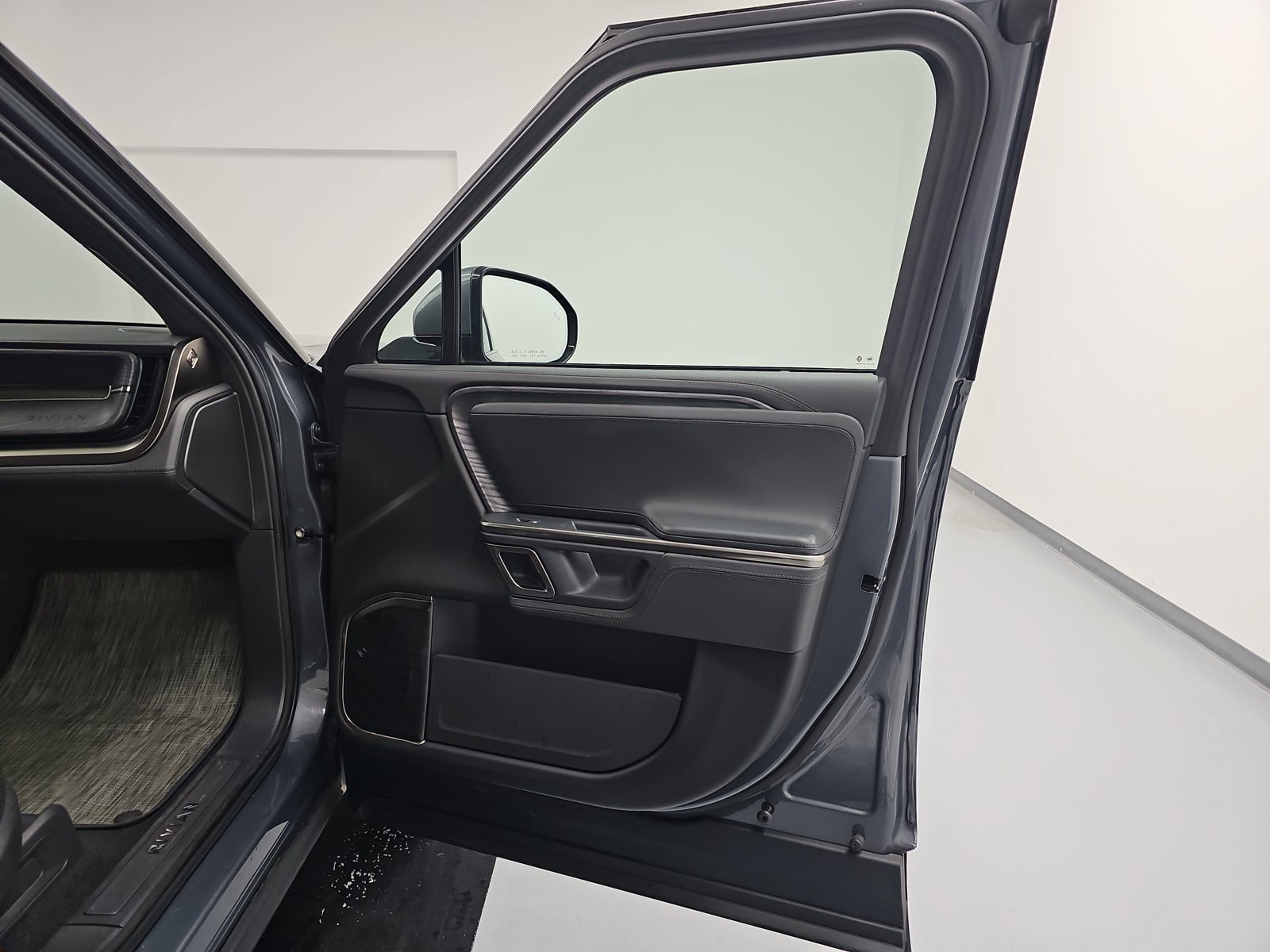 Used 2024 Rivian R1S Adventure Quad AWD/4WD image 18