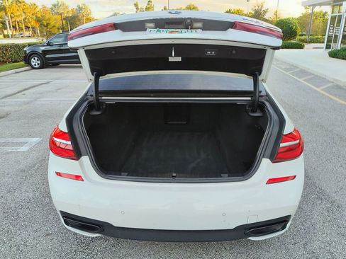 Used 2018 BMW 740i image 20