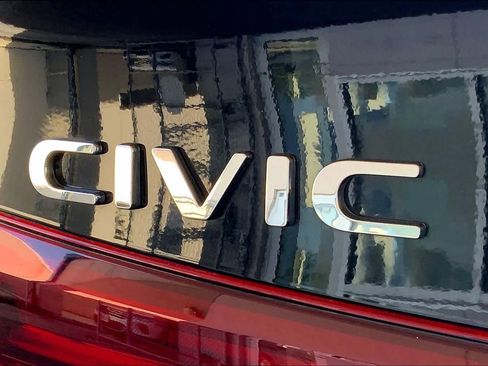 Used 2025 Honda Civic Sport image 33