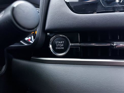 New 2025 Mitsubishi Outlander ES image 16