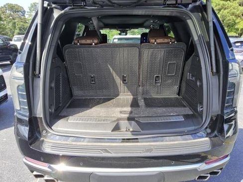 Used 2025 Chevrolet Tahoe High Country AWD/4WD image 9