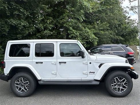 New 2025 Jeep Wrangler Unlimited Sahara image 9