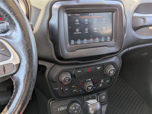 Used 2019 Jeep Renegade Trailhawk w/ LED Lighting Group AWD/4WD image 12