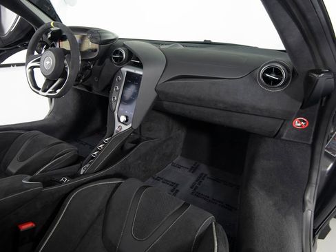 Used 2024 McLaren 750S Spider RWD image 28