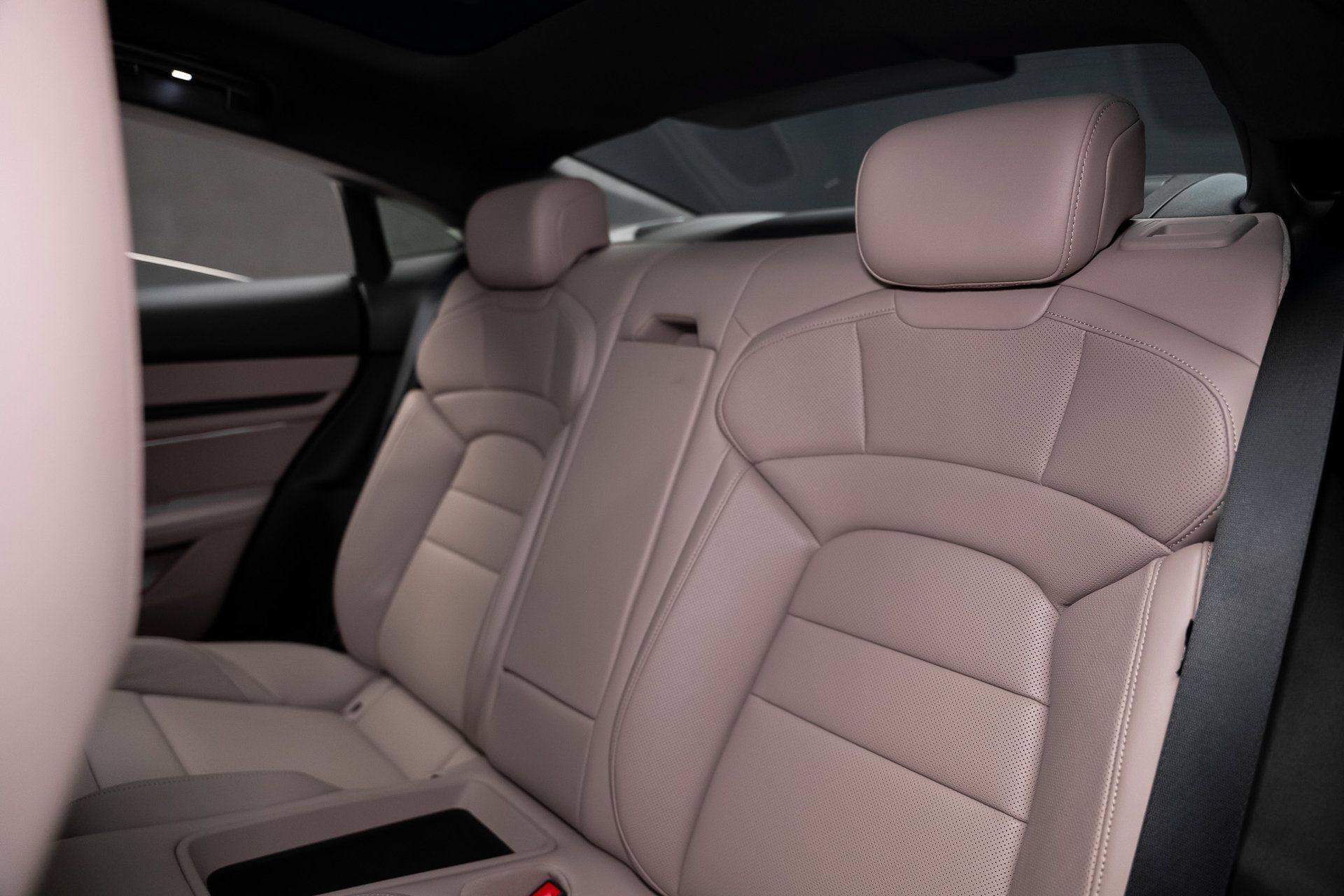 Used 2022 Porsche Taycan RWD image 63