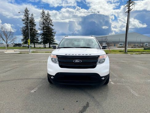 Used 2015 Ford Explorer Sport w/ Equipment Group 401A AWD/4WD image 2