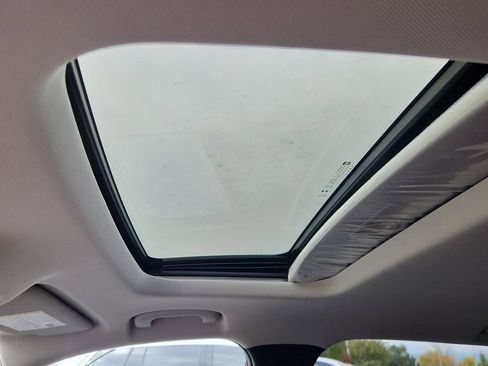 New 2026 Chevrolet Trax LT w/ Sunroof Package image 21