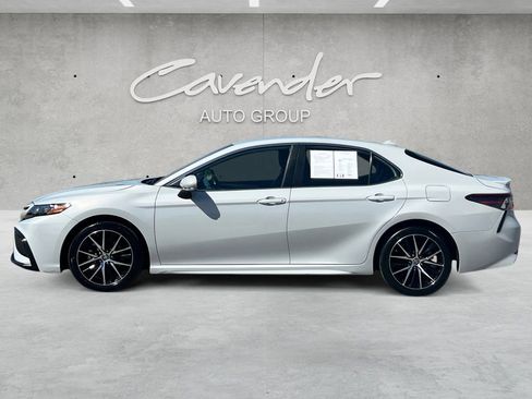 Used 2024 Toyota Camry SE image 13