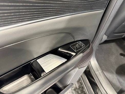 Used 2025 Cadillac Lyriq Sport image 17