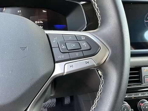 Used 2023 Volkswagen Taos SE image 16