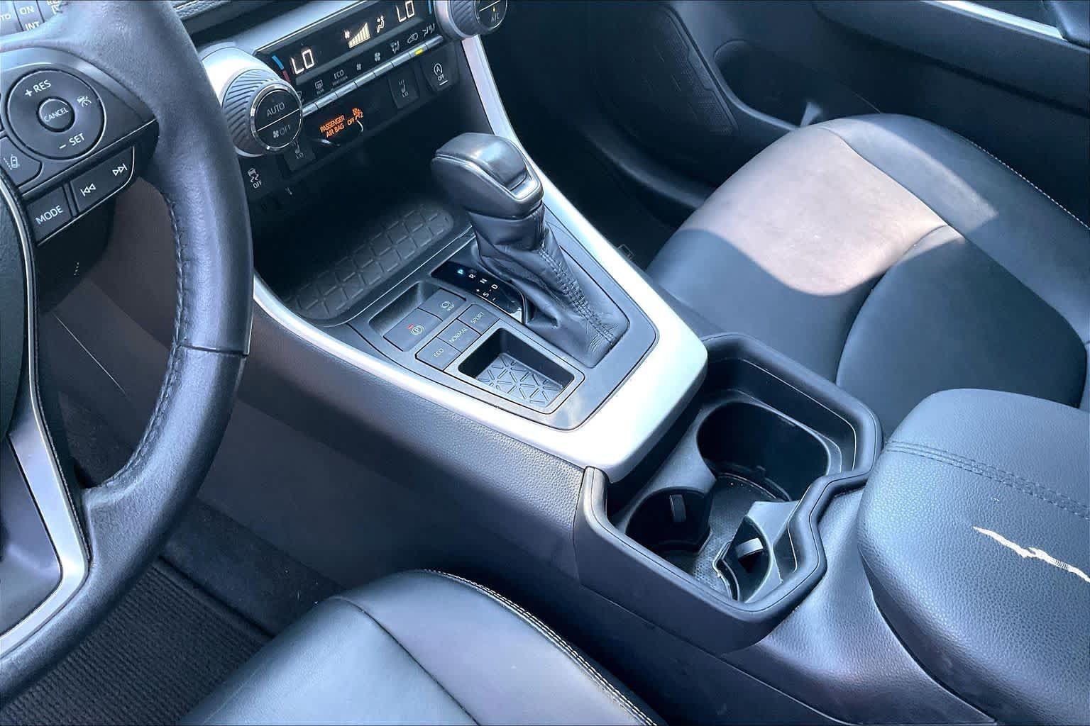 Used 2021 Toyota RAV4 XLE Premium FWD image 16