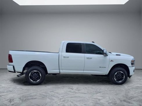 Used 2026 RAM 2500 Laramie AWD/4WD image 8
