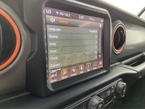 Used 2023 Jeep Gladiator Mojave w/ Cold Weather Group image 33