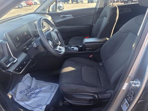 Used 2023 Kia Sportage LX image 11