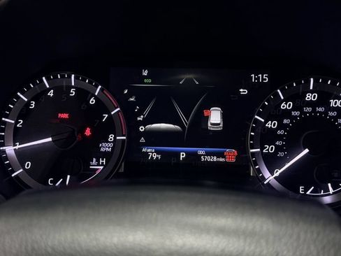Used 2024 Toyota Highlander LE FWD image 20