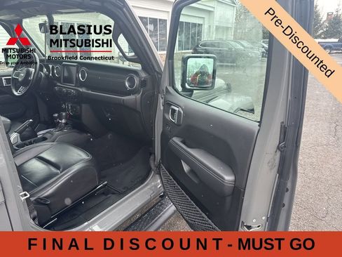 Used 2021 Jeep Wrangler Unlimited Sahara w/ Cold Weather Group AWD/4WD image 24