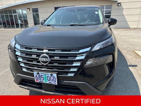 Certified 2025 Nissan Rogue SV AWD/4WD image 2