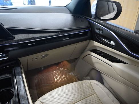 Used 2021 Cadillac Escalade Premium Luxury w/ Driver Assist Tech Package AWD/4WD image 24