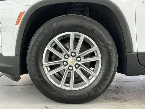 Used 2023 Chevrolet Traverse LT AWD/4WD image 13