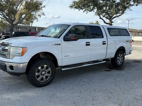 Used 2014 Ford F150 XLT w/ Equipment Group 302A Luxury image 2