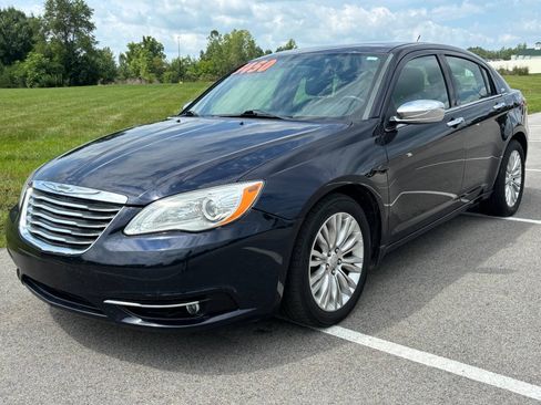 Used 2012 Chrysler 200 Limited FWD image 3