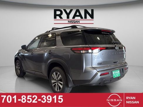 New 2026 Nissan Pathfinder SL AWD/4WD image 15