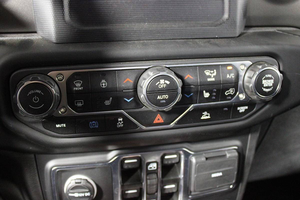 Used 2023 Jeep Wrangler Unlimited w/ Cold Weather Group AWD/4WD image 14