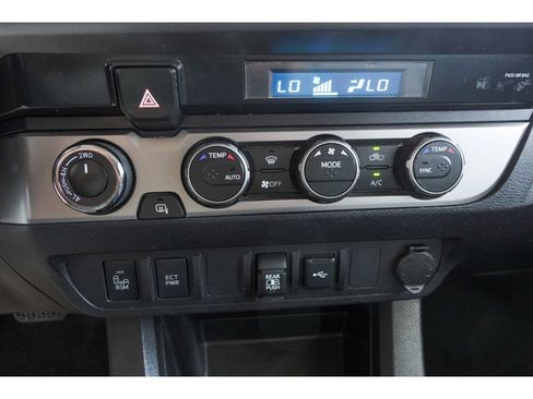 Certified 2022 Toyota Tacoma SR5 w/ Technology Package AWD/4WD image 20