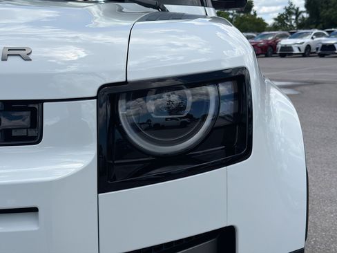Used 2026 Land Rover Defender 110 S AWD/4WD image 9