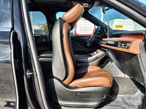 Used 2022 Lincoln Aviator Reserve w/ Equipment Group 201A image 9