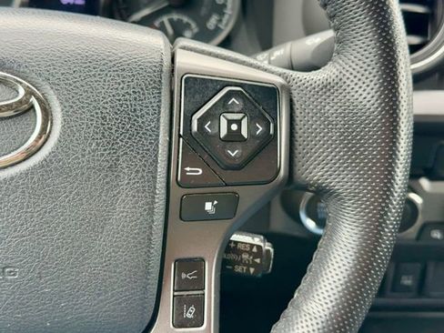 Used 2020 Toyota Tacoma TRD Off-Road AWD/4WD image 17