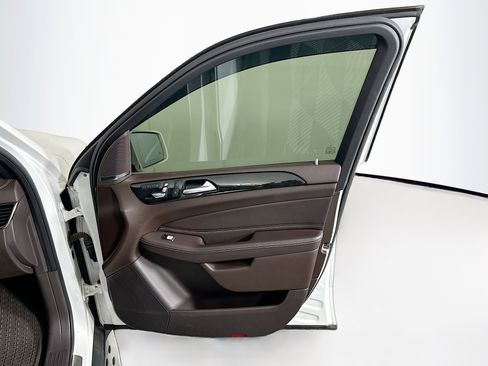 Used 2017 Mercedes-Benz GLS 450 4MATIC image 35