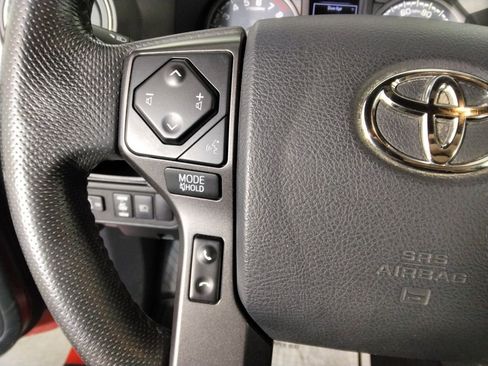 Used 2018 Toyota Tacoma TRD Sport image 12