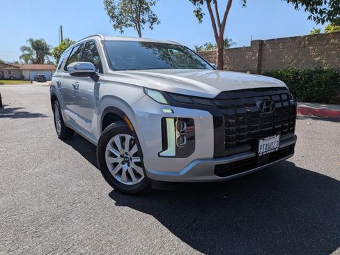 Used 2025 Hyundai Palisade SEL FWD image 2