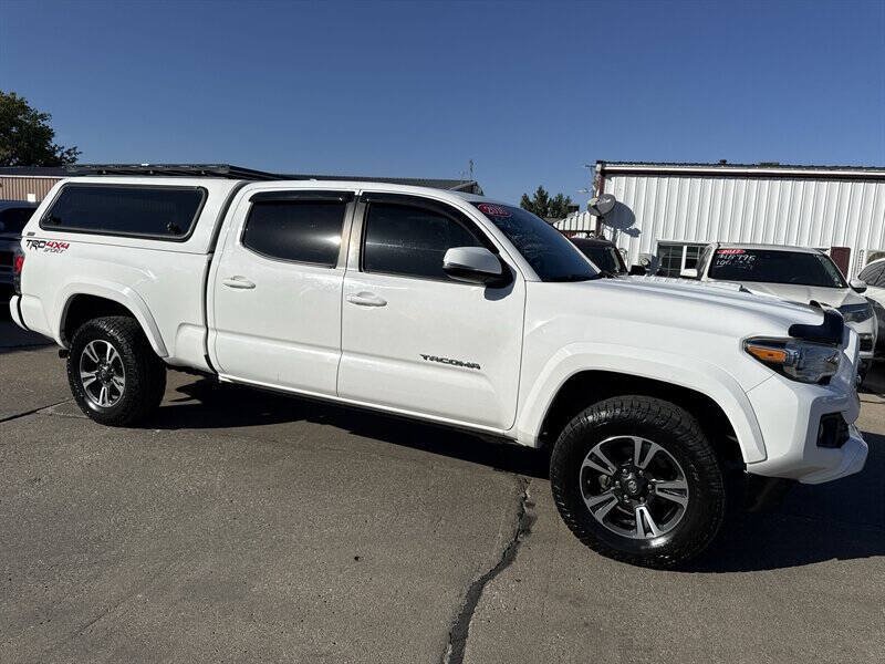 Used 2016 Toyota Tacoma TRD Sport AWD/4WD image 10