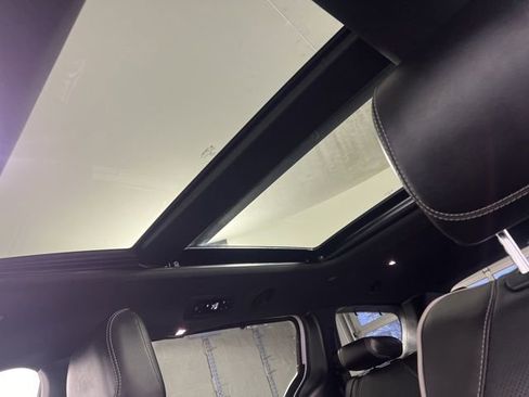 Certified 2025 Chrysler Pacifica Limited image 28