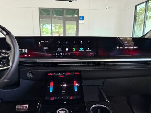 Used 2025 Cadillac Escalade V AWD/4WD image 43