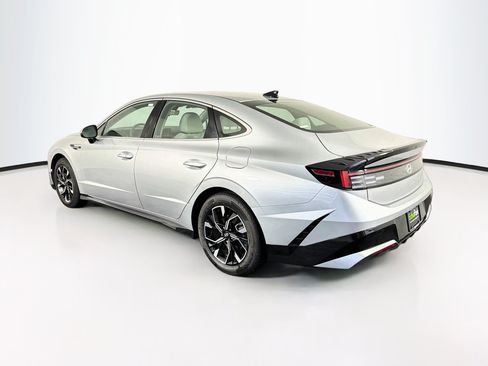 Used 2025 Hyundai Sonata SEL FWD image 5