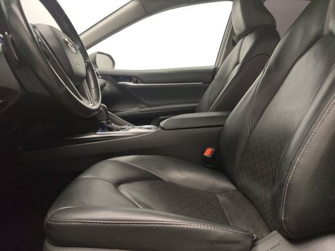 Used 2018 Toyota Camry XSE image 17