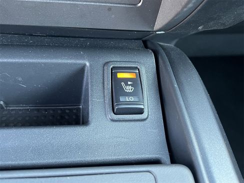 Certified 2024 Nissan Titan SV w/ SV Convenience Package image 20