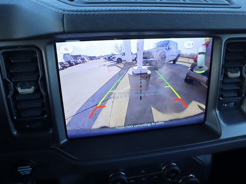 New 2025 Ford Bronco Badlands image 8