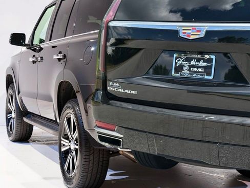 Certified 2024 Cadillac Escalade Premium Luxury w/ Performance Package AWD/4WD image 14