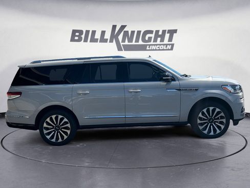 Certified 2024 Lincoln Navigator L Reserve AWD/4WD image 6